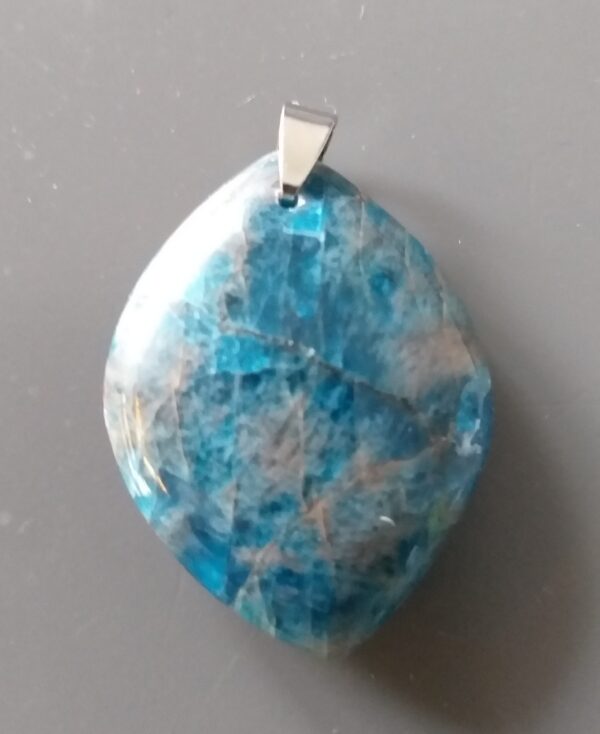 Apatite bleue AA Forme libre plate